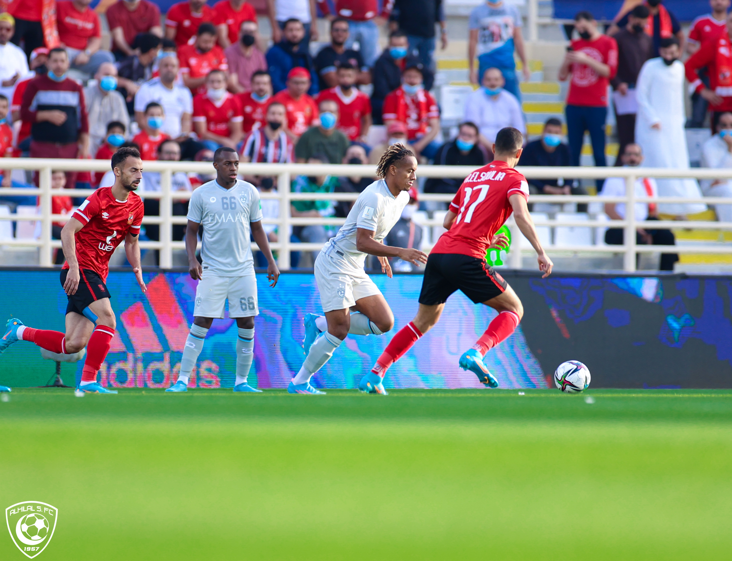 بـ 9 لاعبين .. الهلال يتأخر أمام الأهلي المصري بثلاثية بالشوط الأول