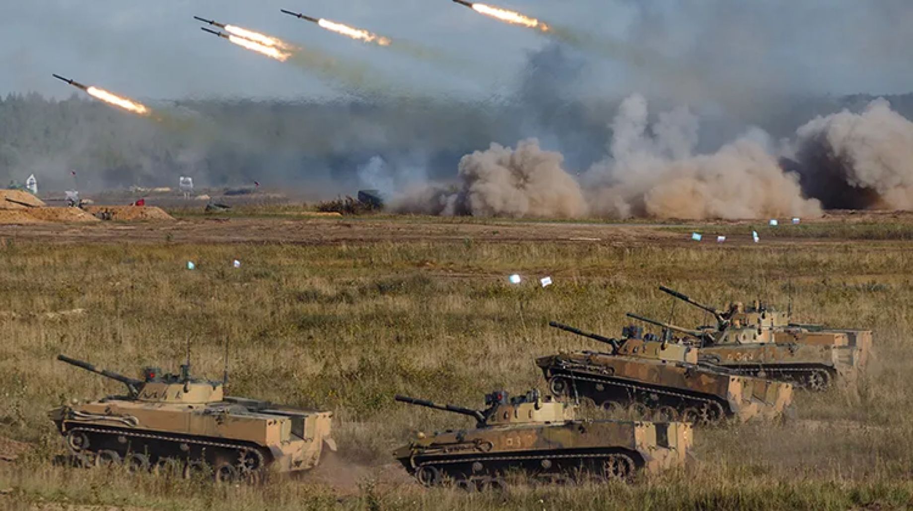 الناتو: روسيا تعيد توزيع قواتها في أوكرانيا بدلًا عن الانسحاب