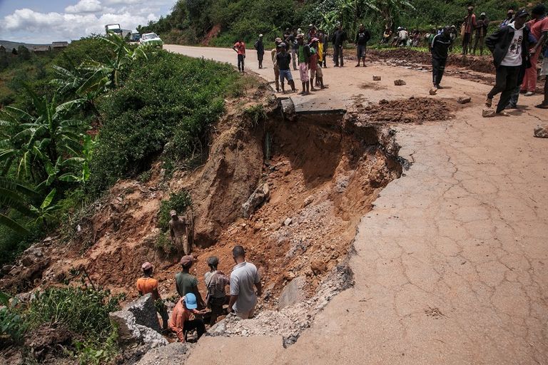 مصرع 92 شخصًا في إعصار مدمر بمدغشقر