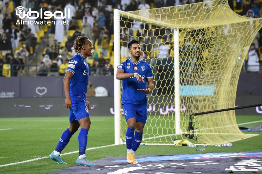 الهلال يواصل تفوقه على النصر بكأس الملك