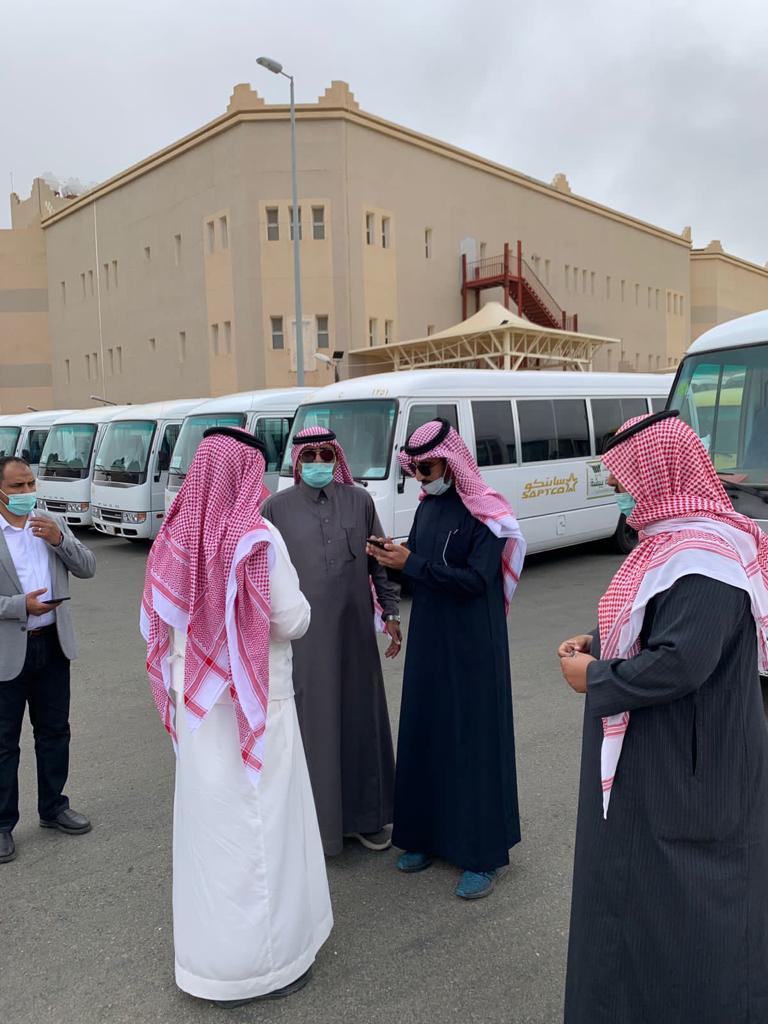 رئيس جامعة بيشة يقف على سير أعمال الصيانة