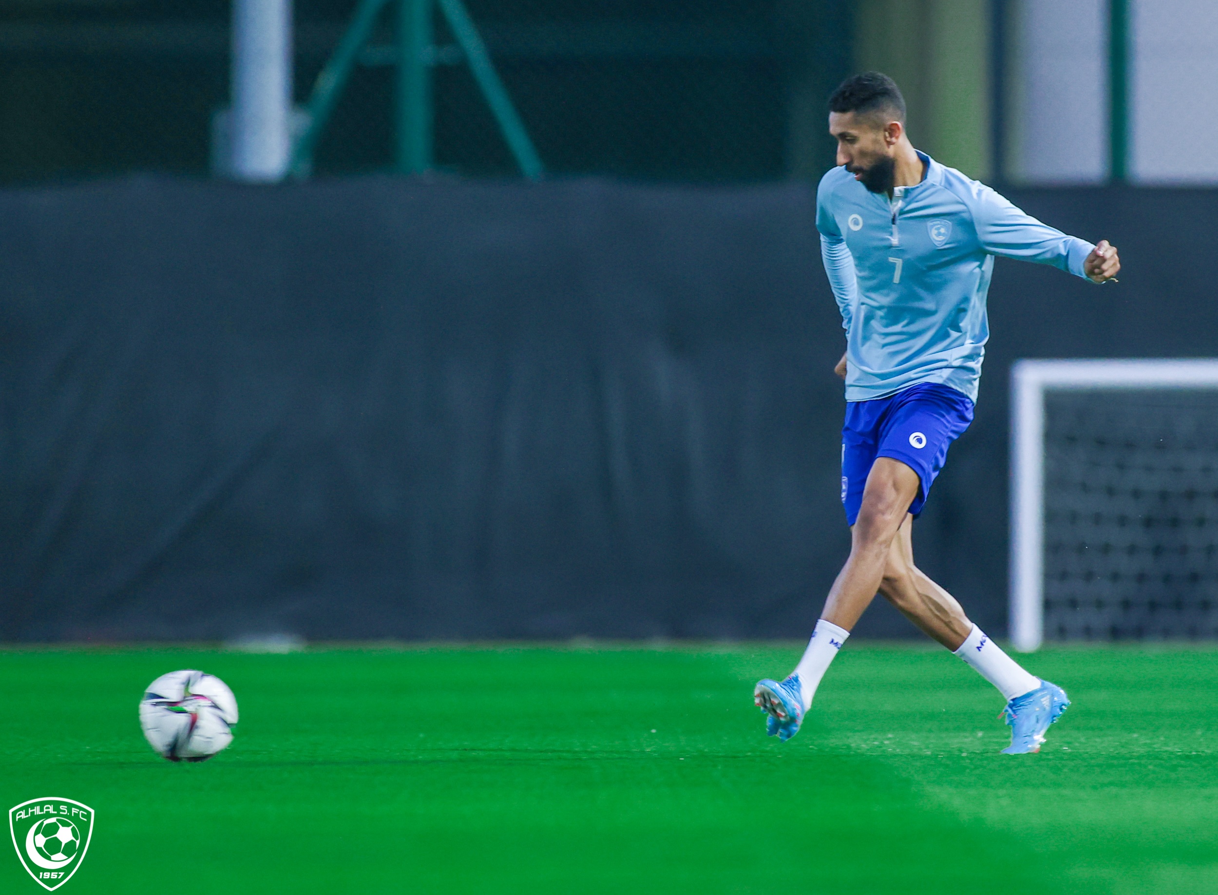 موقف سلمان الفرج من المشاركة بمباراة الهلال والأهلي