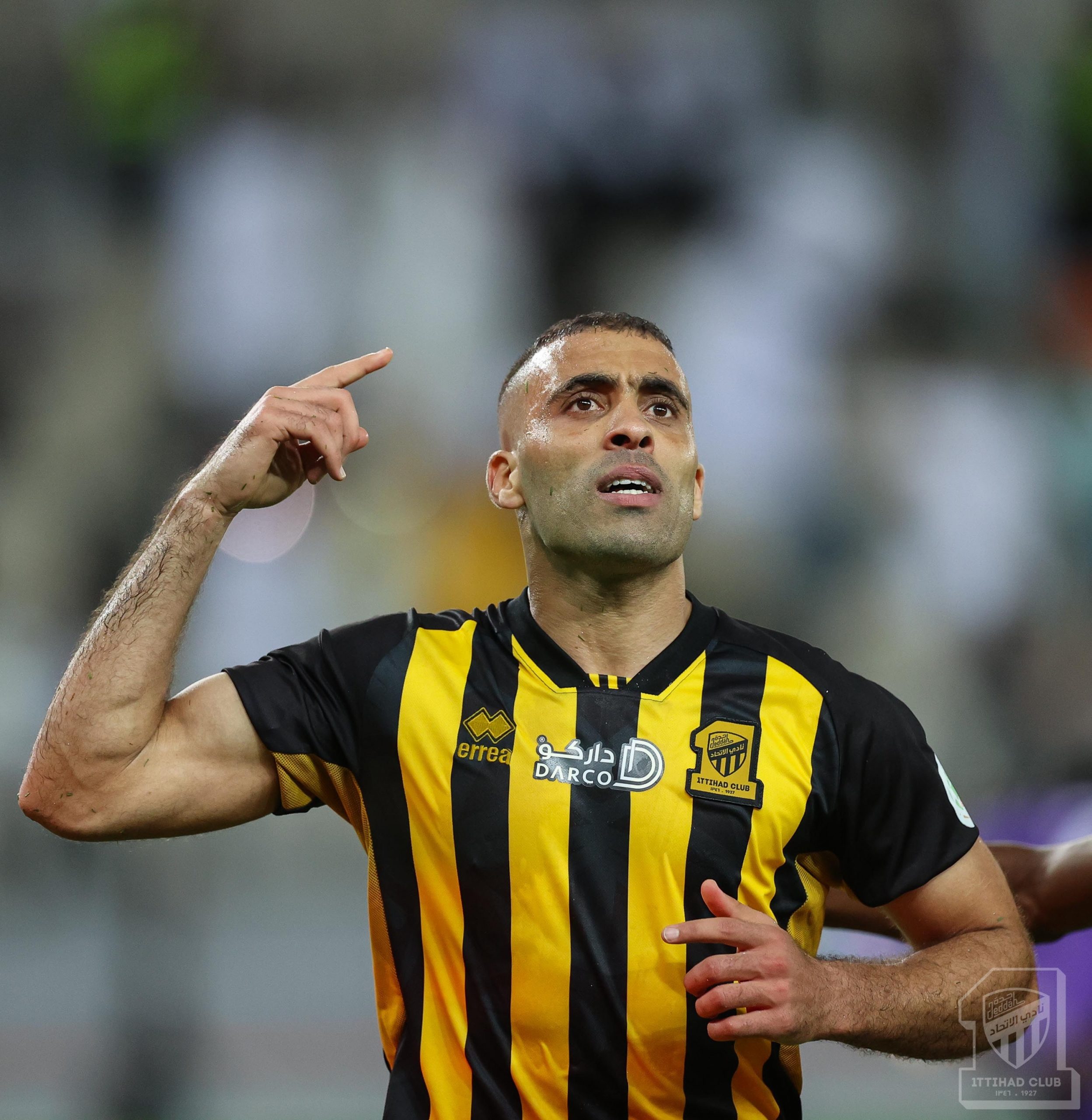 هل يُجدد الاتحاد عقد عبدالرزاق حمدالله؟