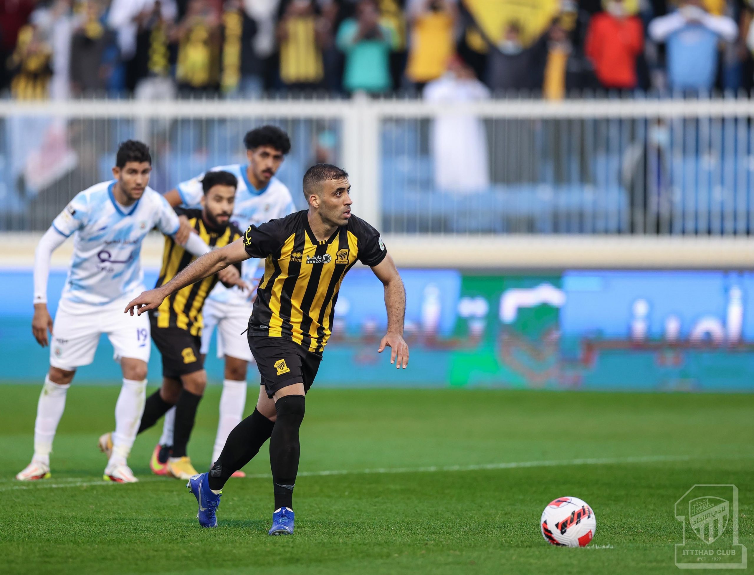 عبدالرزاق حمدالله يسعى لهز شباك النصر