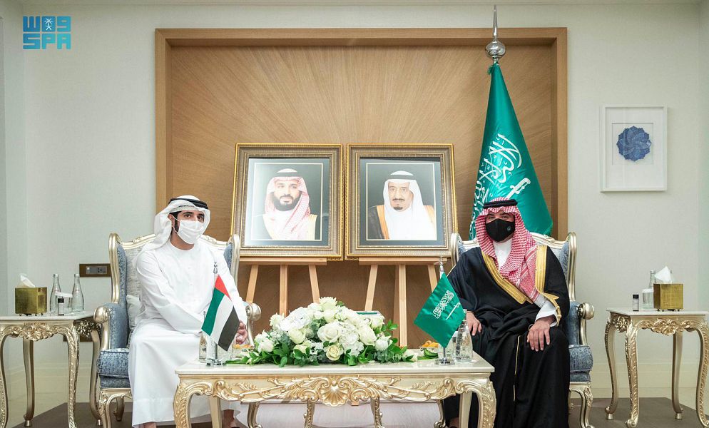 عبدالعزيز بن سعود يبحث عددًا من الموضوعات مع ولي عهد دبي