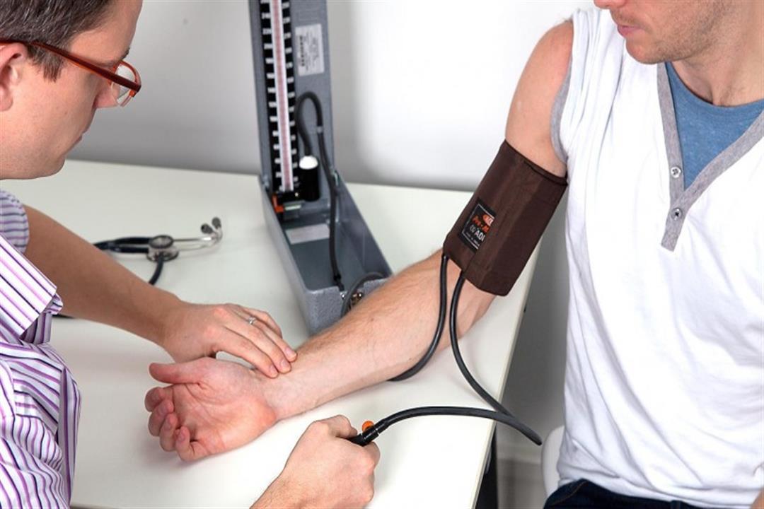 خطوات قياس ضغط الدم بطريقة صحيحة
