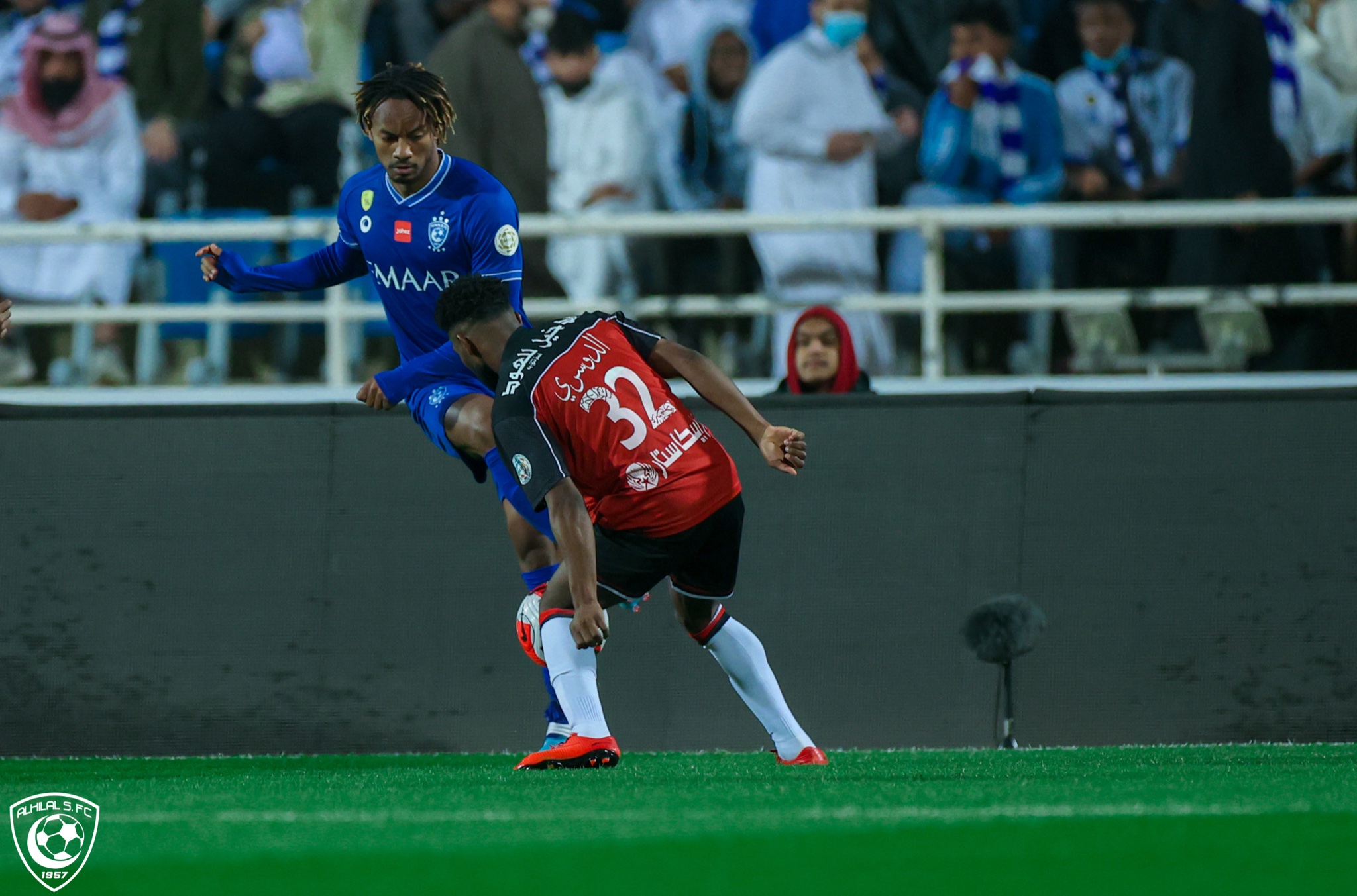 الرائد ضد الهلال