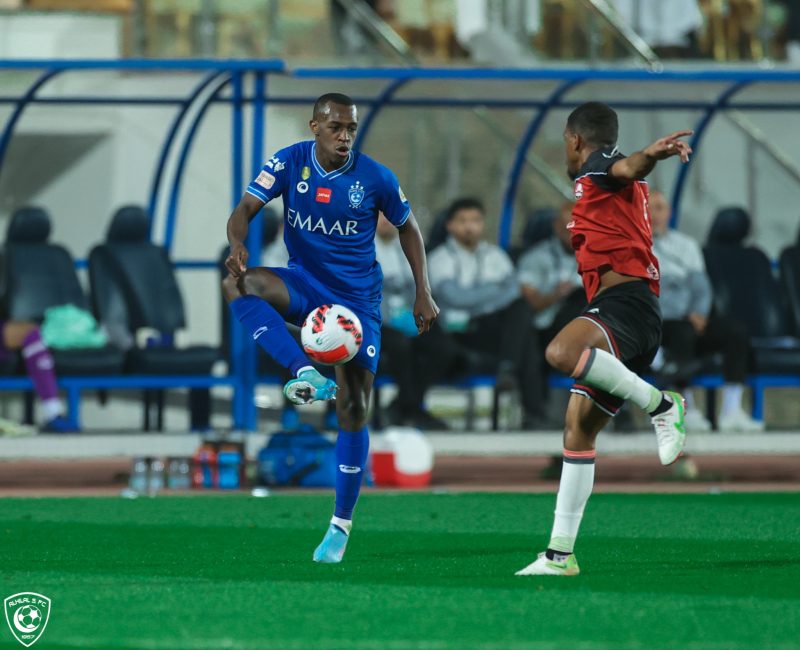 الهلال والرائد