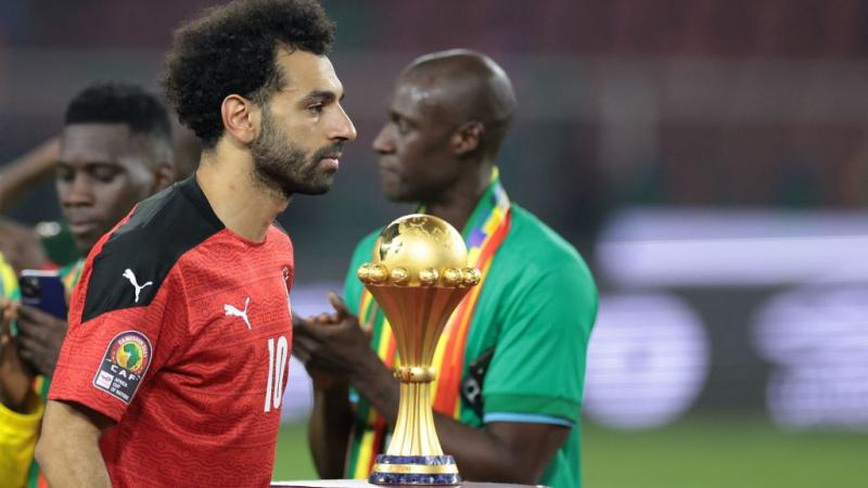 شاهد .. محمد صلاح يفكر في الاعتزال دوليًّا