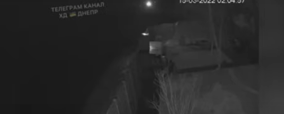 لحظة استهداف مطار دنيبرو بصاروخ روسي