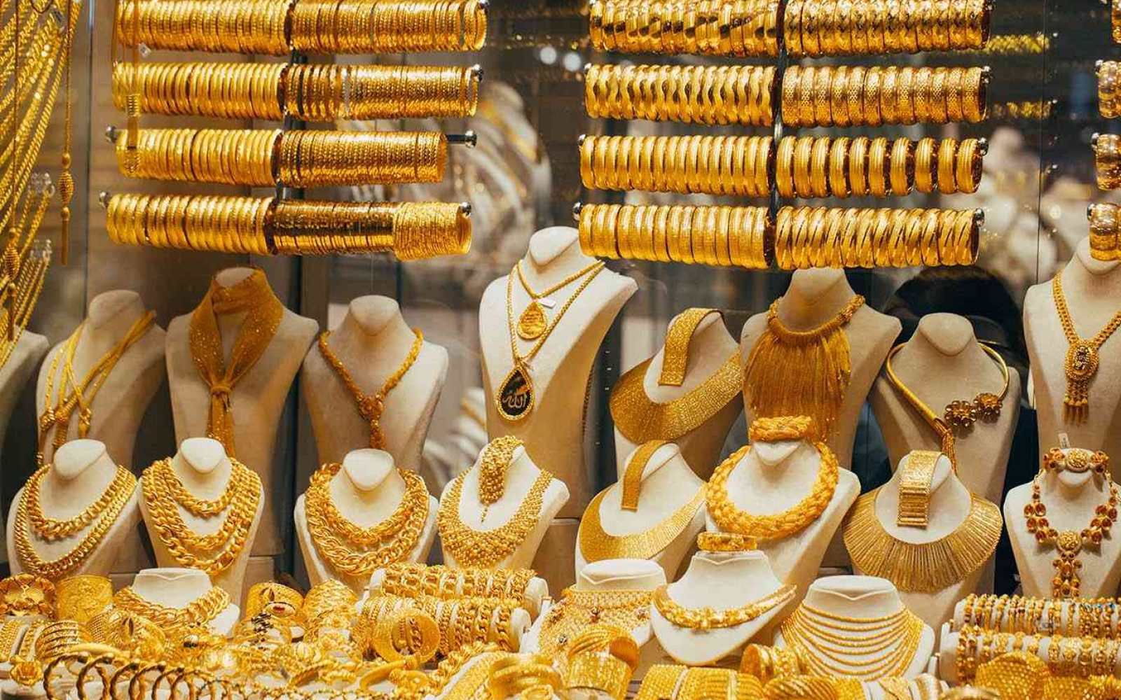 أسعار الذهب في السعودية تواصل الارتفاع