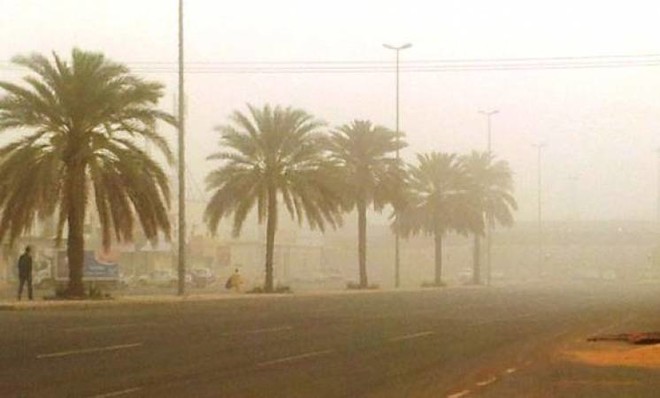 الأرصاد: عوالق ترابية على جدة ورابغ وأمطار جازان تتواصل