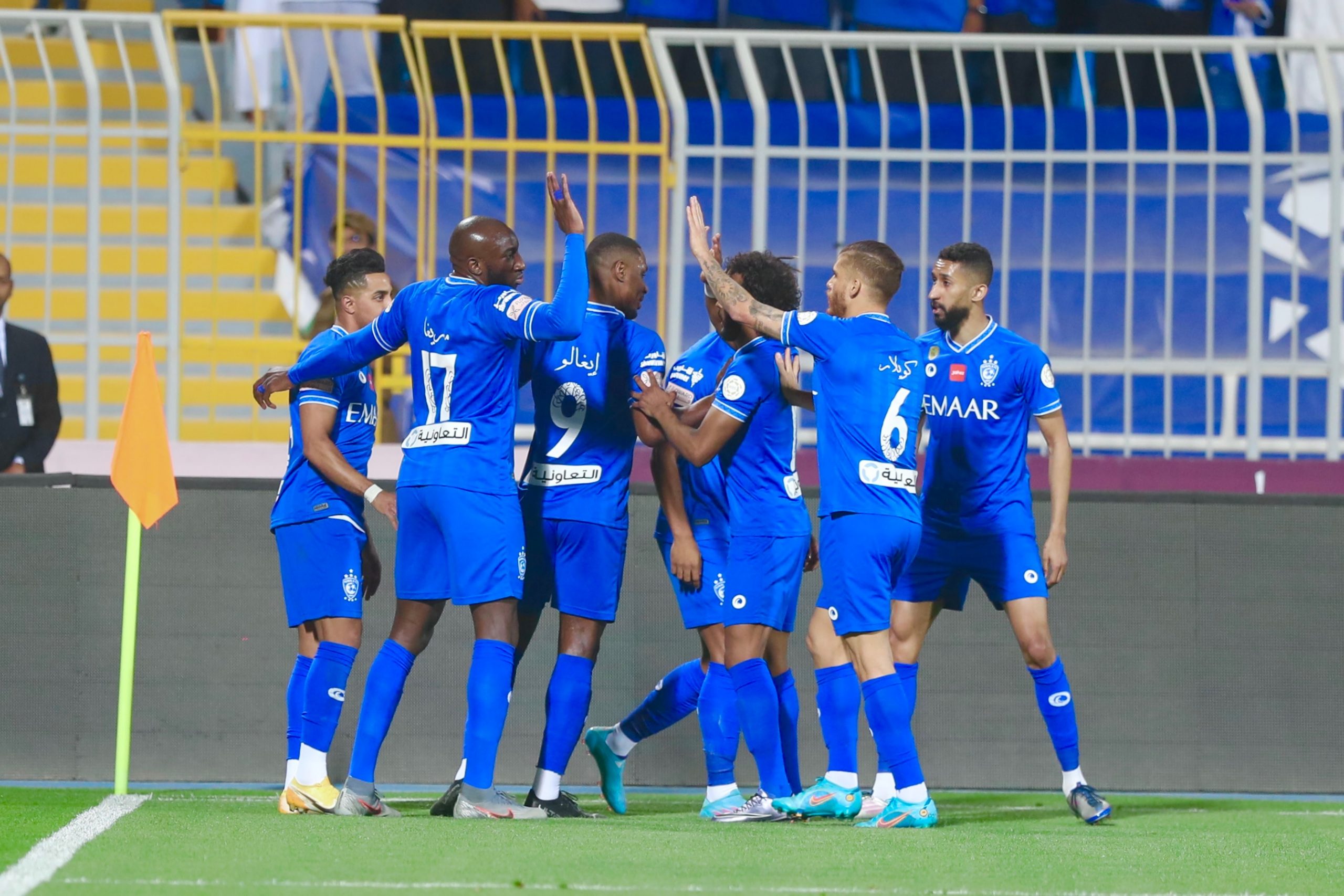 6 غيابات مؤثرة لـ الهلال أمام الرائد