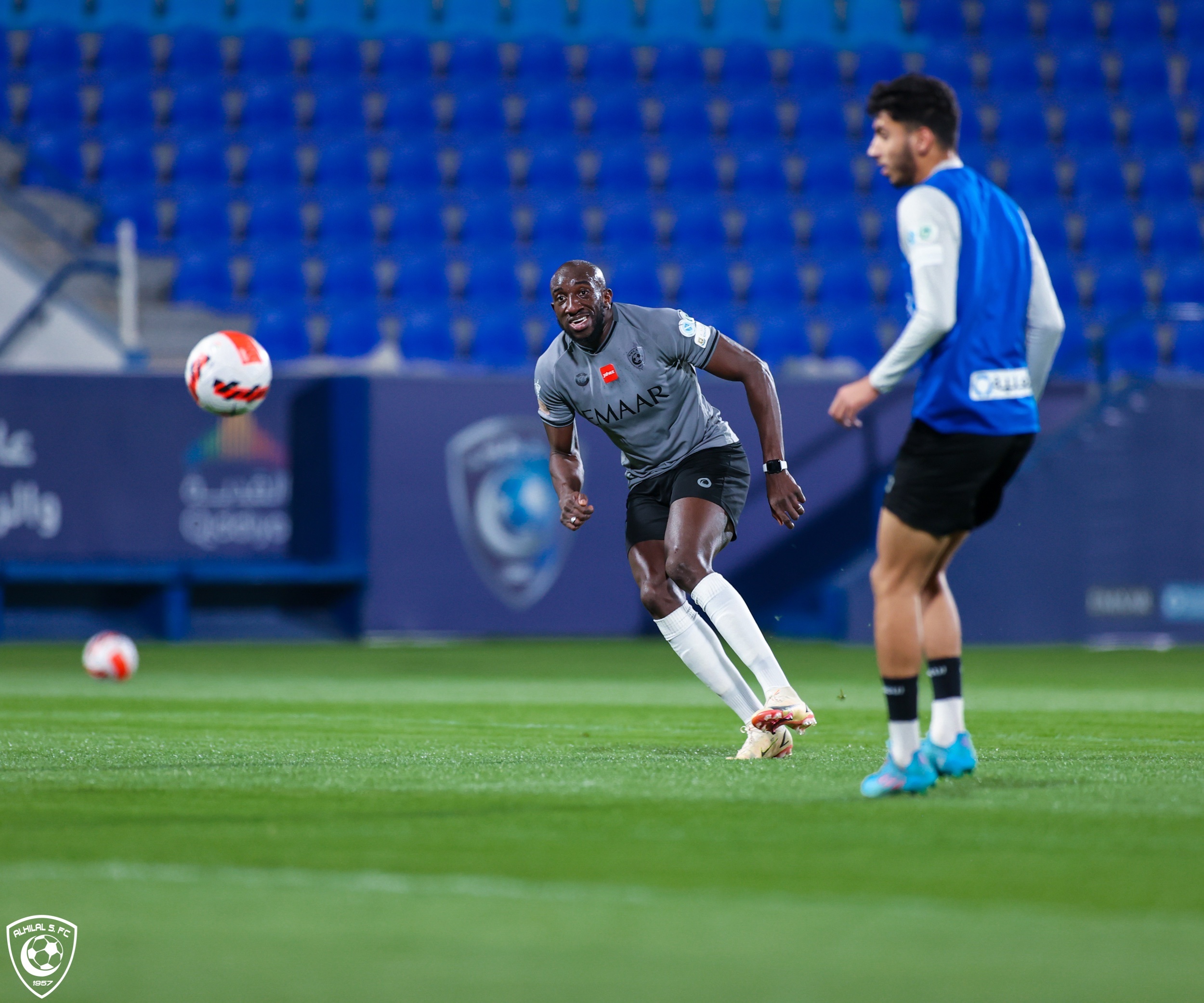 دياز يجهز لاعبي الهلال بمناورة فنية