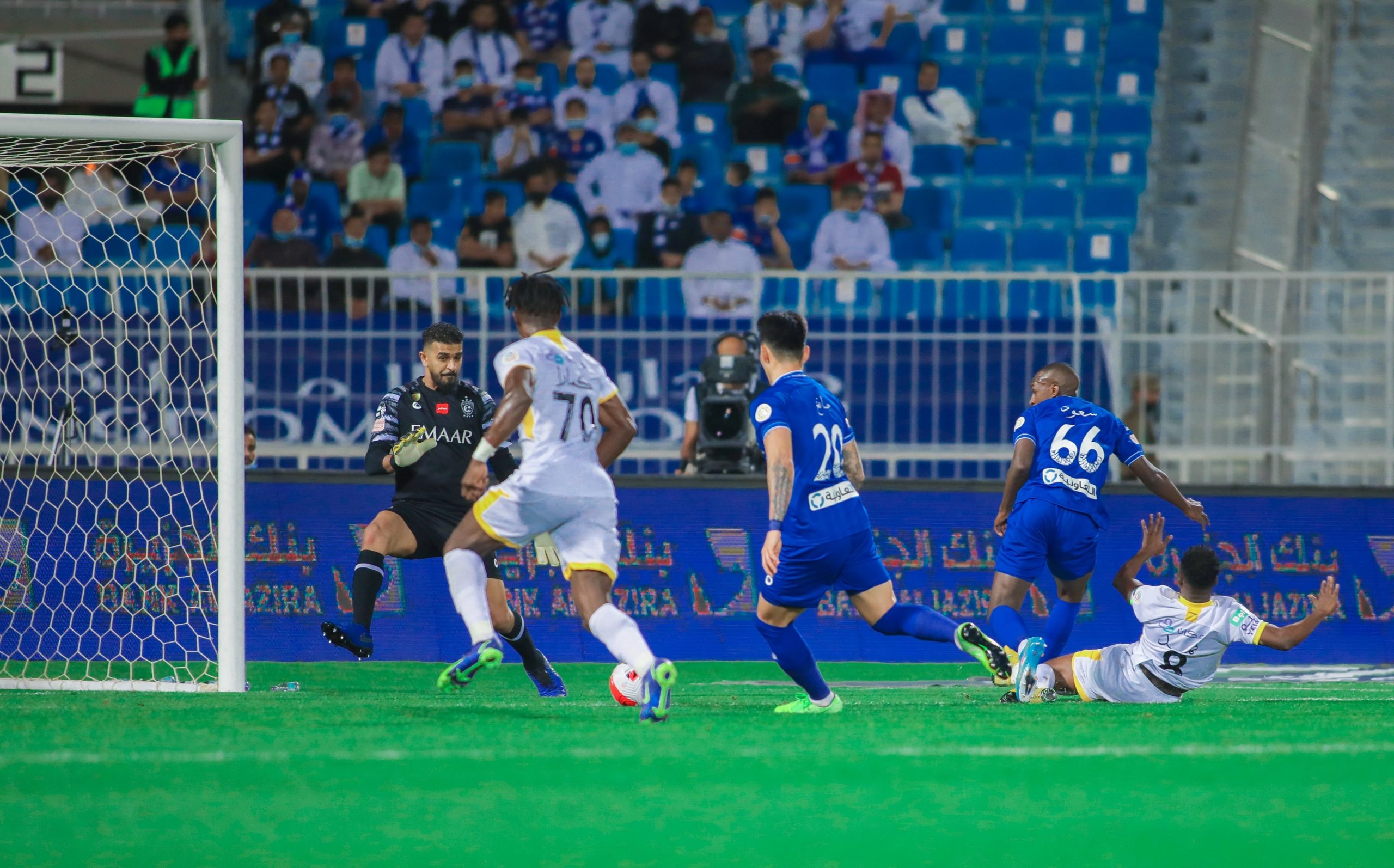 الاتحاد يسجل التعادل والهلال يتقدم مجددًا