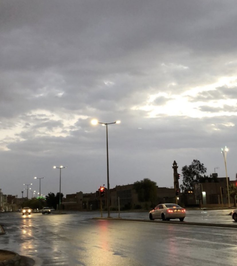 أمطار بريدة تزين الشوارع