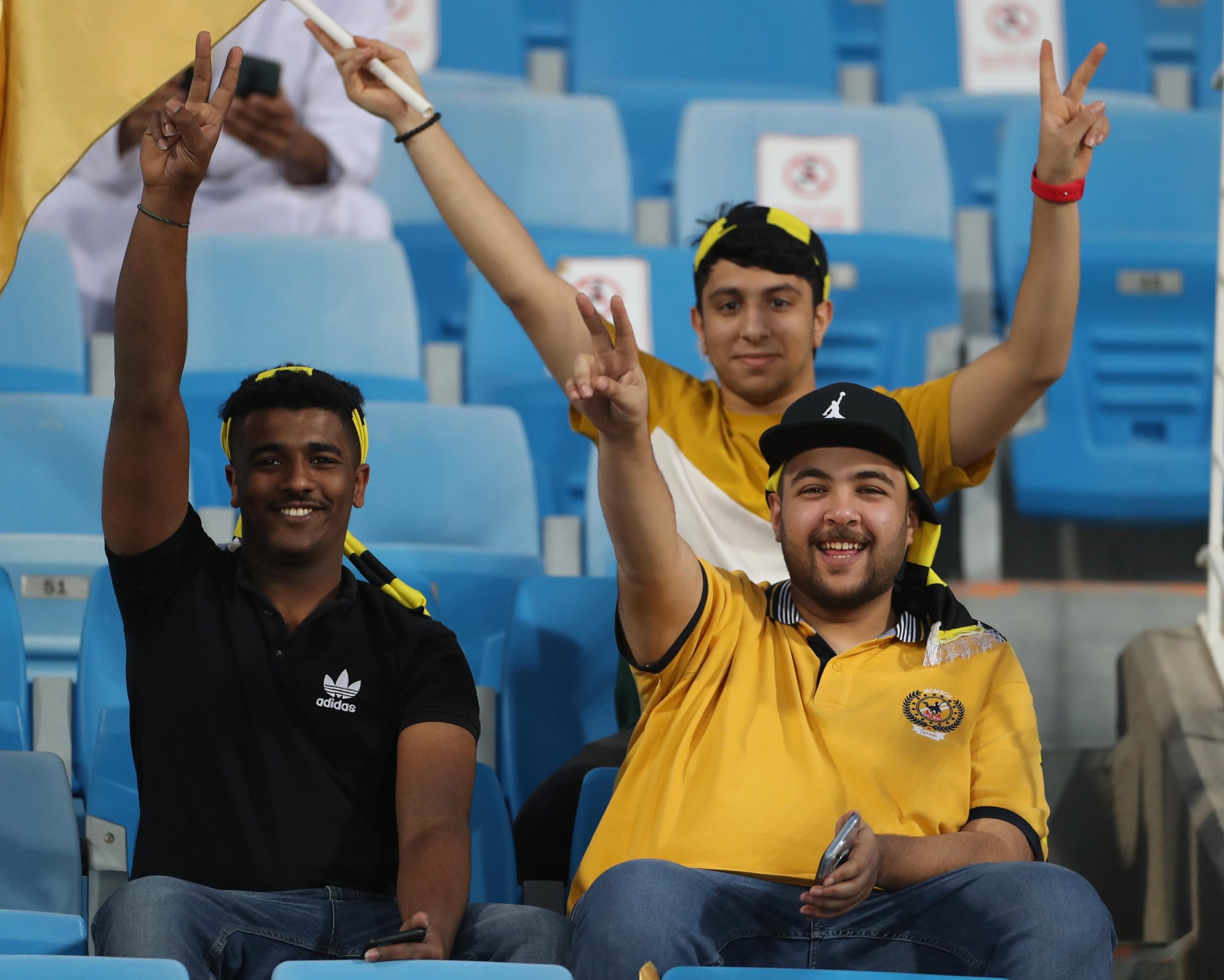 جماهير الهلال والاتحاد تشعل مدرجات الملز