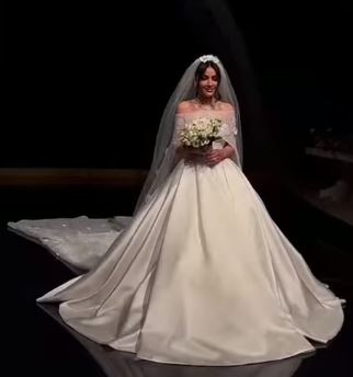 دونا الحسين تتألق ليلة زفافها