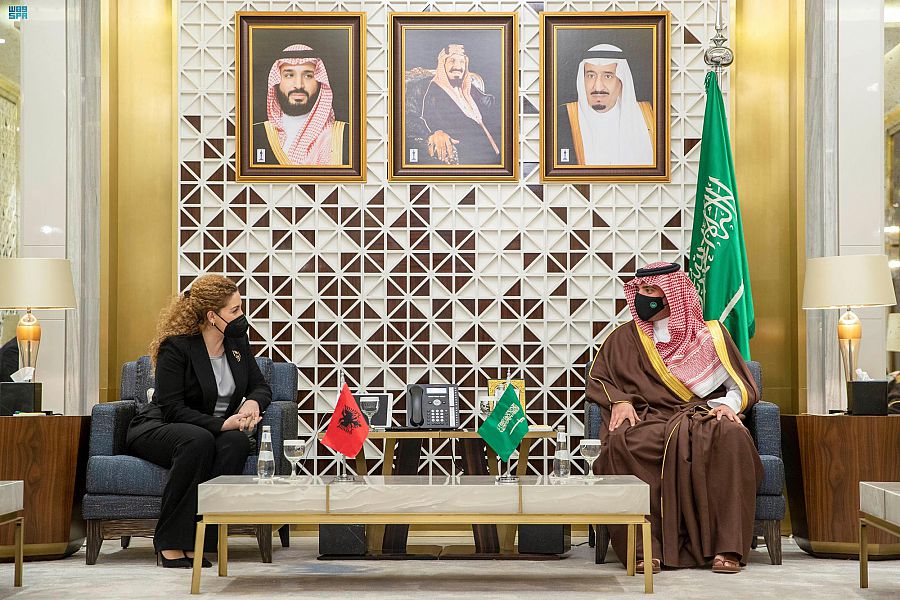 عبدالعزيز بن سعود يوقع اتفاقية تعاون مع وزيرة الشؤون الخارجية في ألبانيا