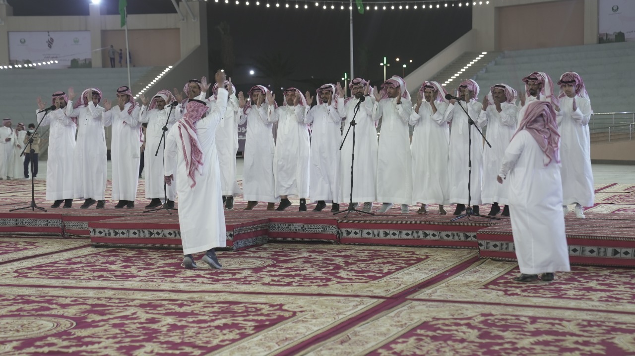 شعراء المحاورة يتبارون في مهرجان قاف الرياض