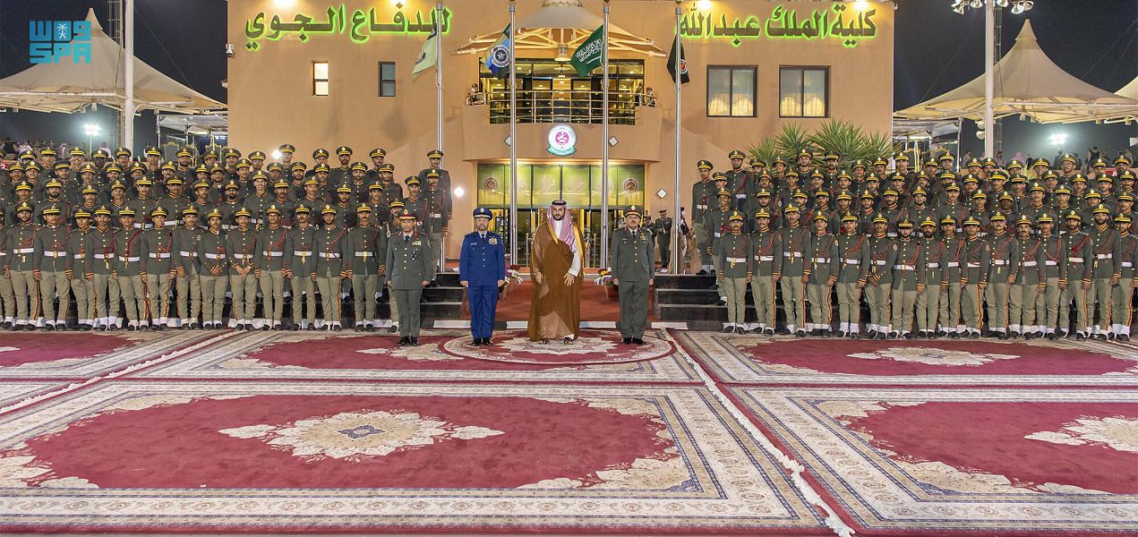 نائب وزير الدفاع يرعى حفل تخريج الدفعة 19 من طلبة الدفاع الجوي