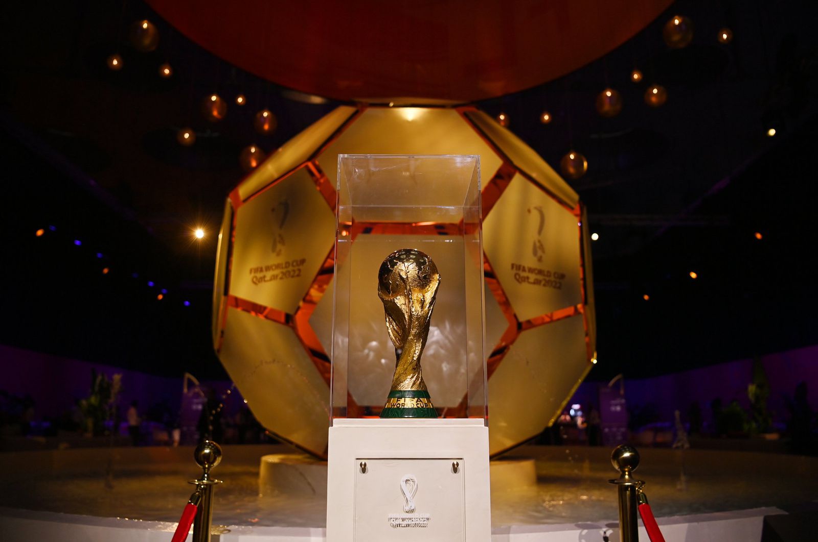 المواجهات المتكررة شعار كأس العالم 2022