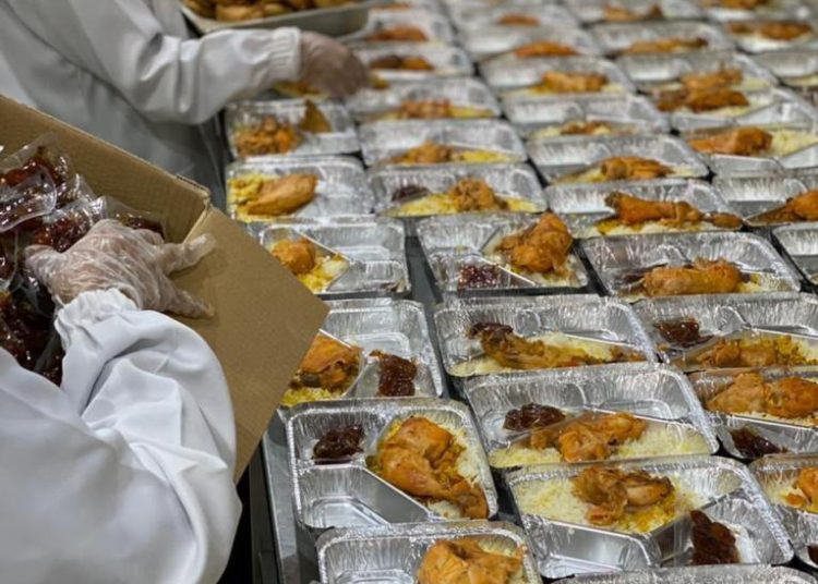 موارد الرياض يساهم في توفير إفطار صائم لـ200 أسرة محتاجة - المواطن