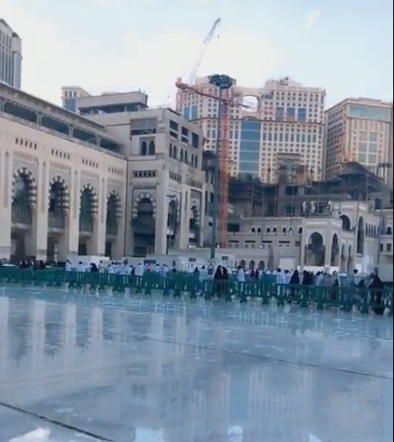 بالفيديو.. أمطار وبرد على مكة المكرمة
