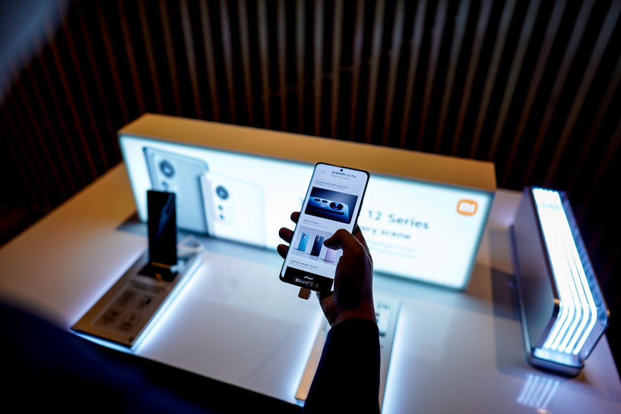 سعر ومواصفات هاتف Xiaomi 12  في السعودية