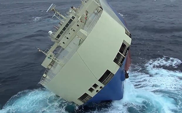 أبعاد كارثية لغرق سفينة الوقود قبالة سواحل تونس
