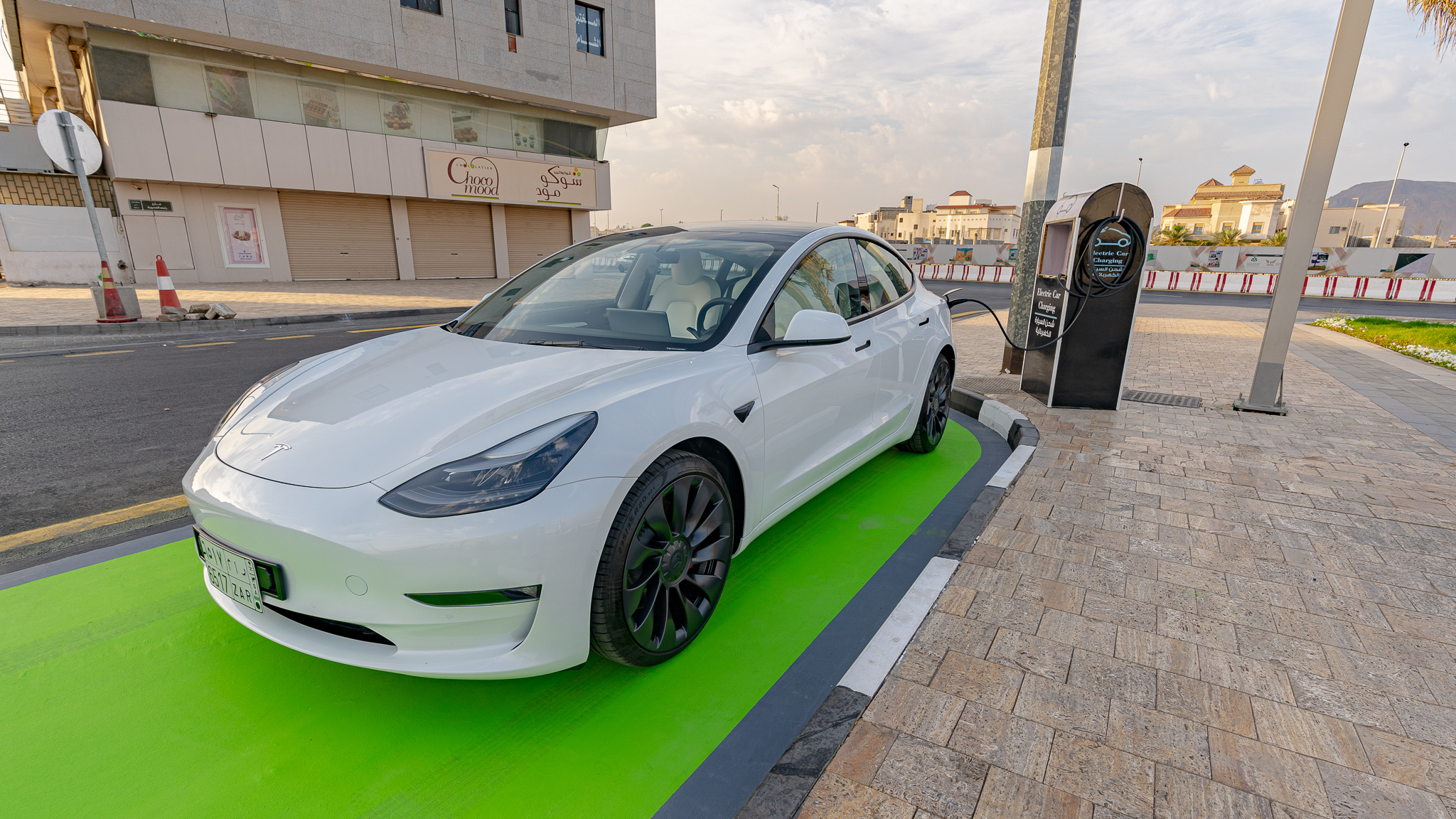السعودية تبرم اتفاقية مع لوسِد لشراء ما يصل لـ100 ألف سيارة كهربائية
