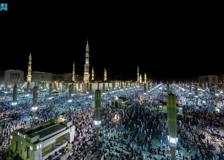 جهود مكثفة في تطهير وتعقيم المسجد النبوي في ليلة الختمة - المواطن