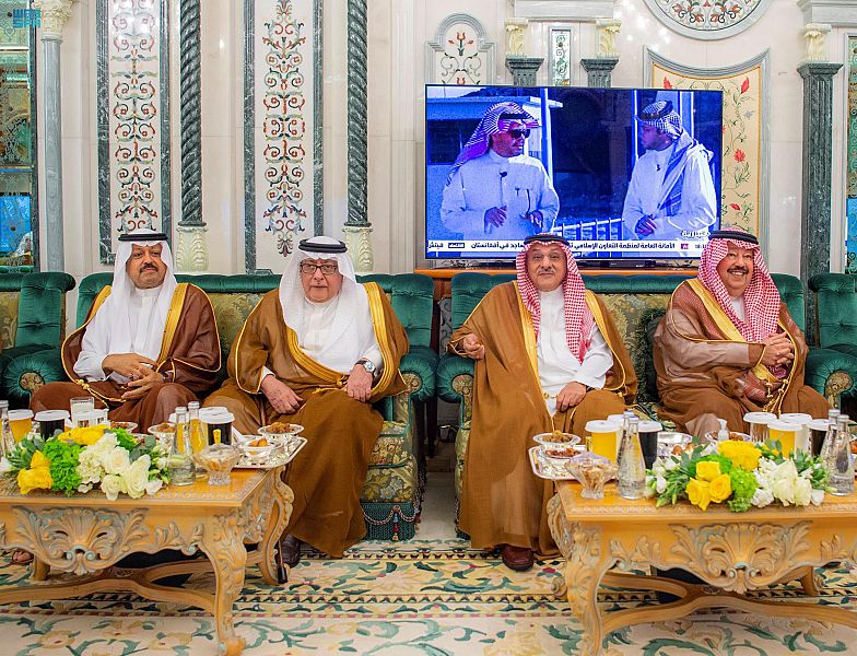 الملك سلمان يستقبل مرزوق الغانم وابن حميد والشثري والسديس - مواطن