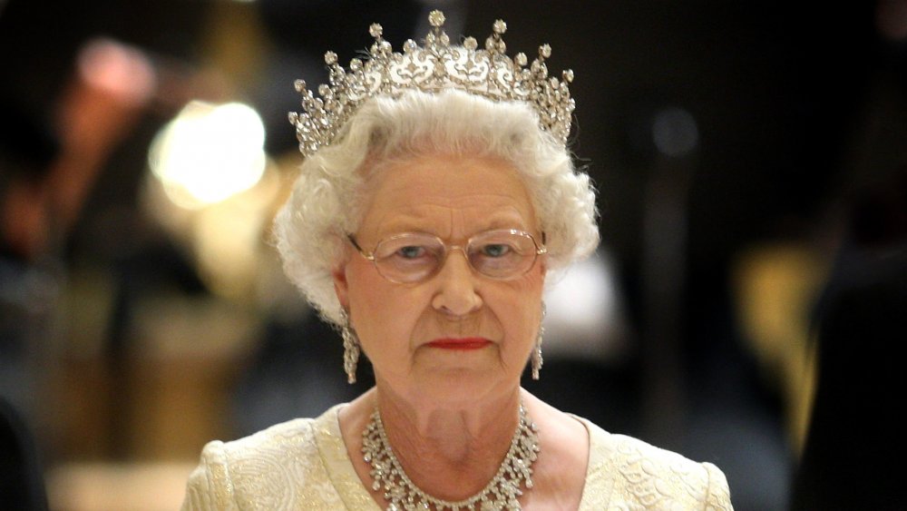 الملكة إليزابيث تسببت في ذعر العائلة أثناء الاحتفال بذكرى فيليب