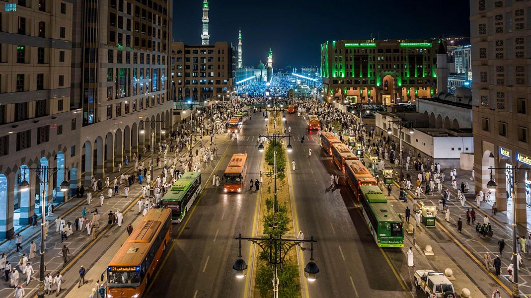 حافلات المدينة تنقل 250 ألف مستفيد من وإلى المسجد النبوي