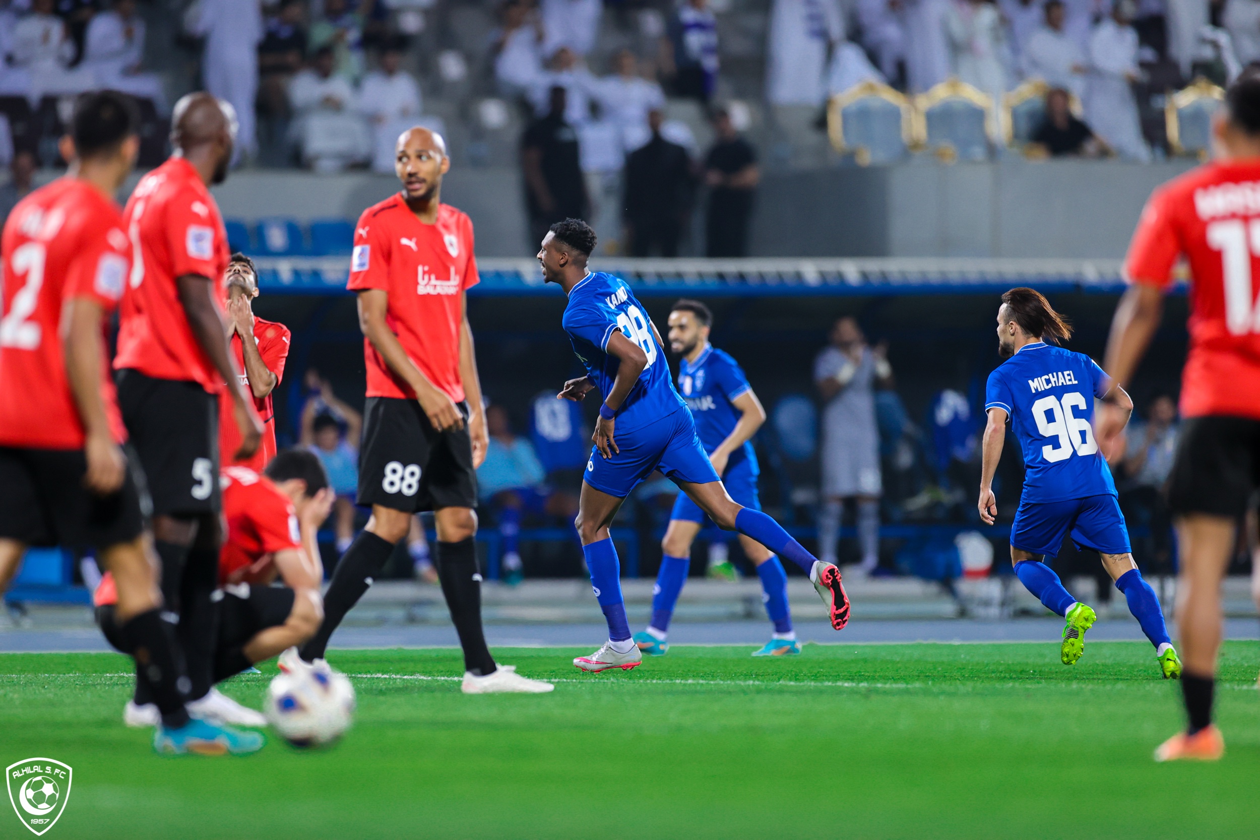 قبل مواجهة اليوم .. الهلال هزم الريان مرتين في سادس جولة