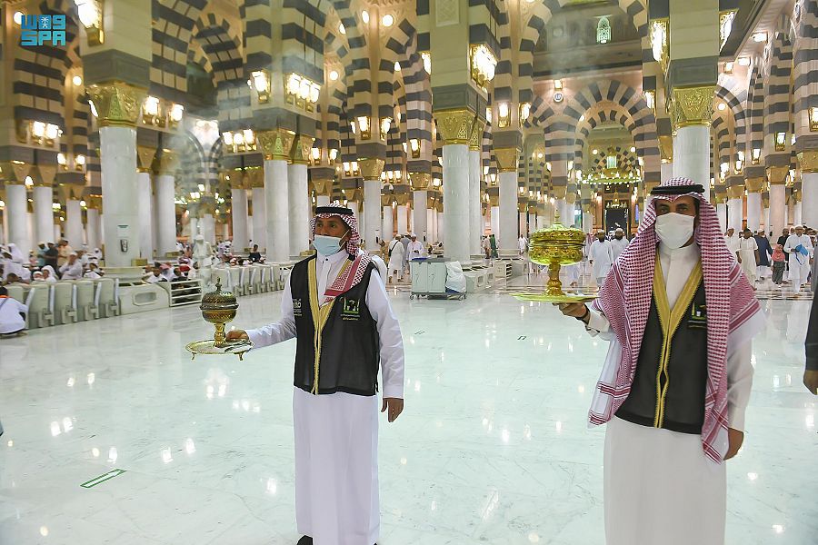 تطييب أكثر من 103 آلاف شخص في المسجد النبوي بالعود والمسك