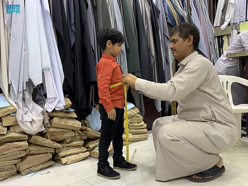 فستان العيد ينعش محلات الخياطة بجازان ويبدأ التفصيل من 150 ريال - مواطن