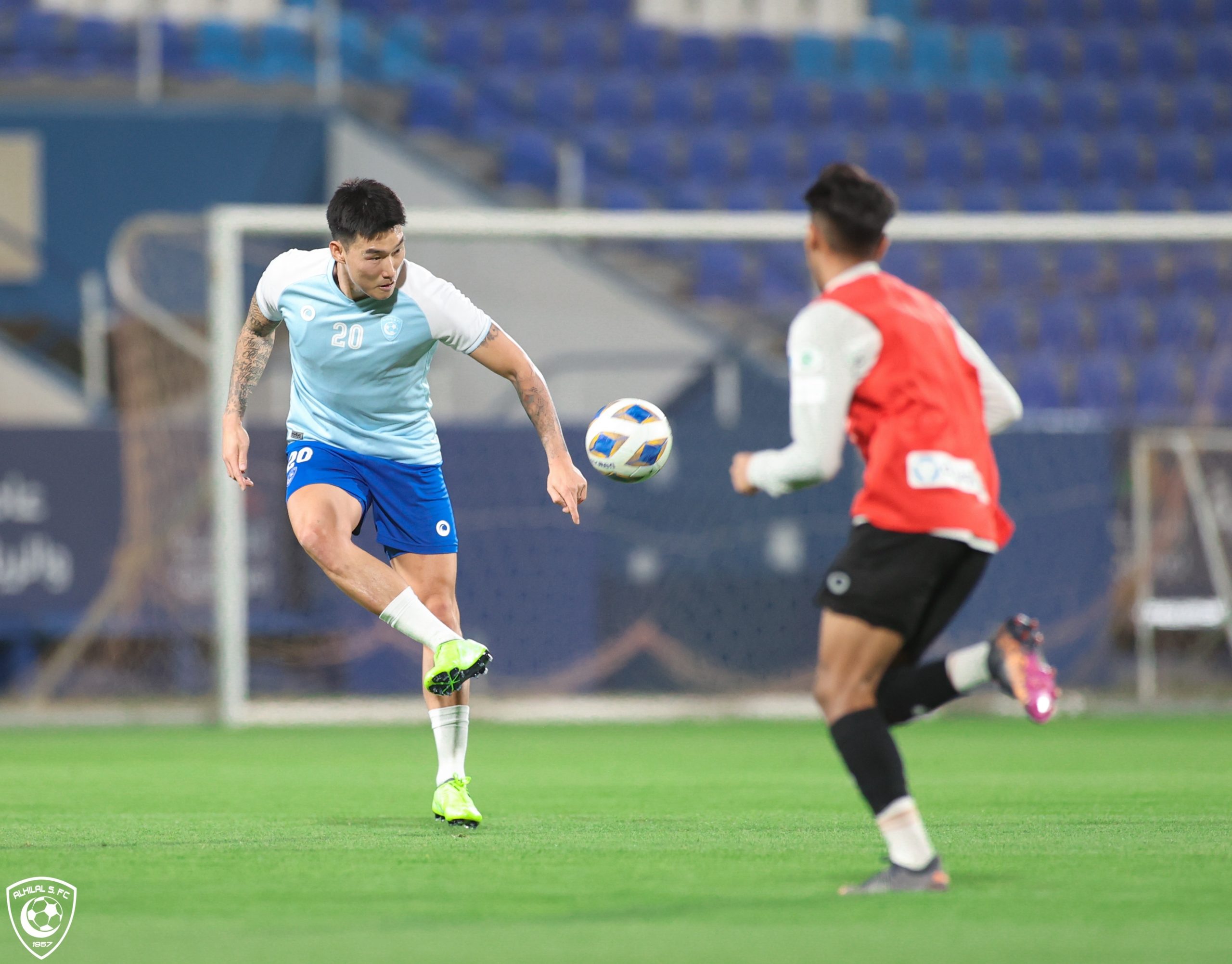 جانغ والعويس يشاركان بمران الهلال