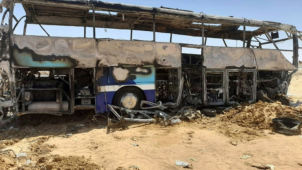 حادث مروع يقتل 10 أشخاص بينهم أجانب في مصر