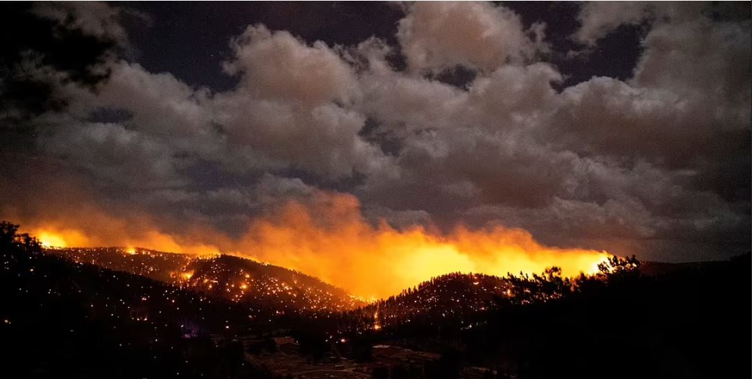 حريق مدمر في نيو مكسيكو يقضي على 5700 فدان
