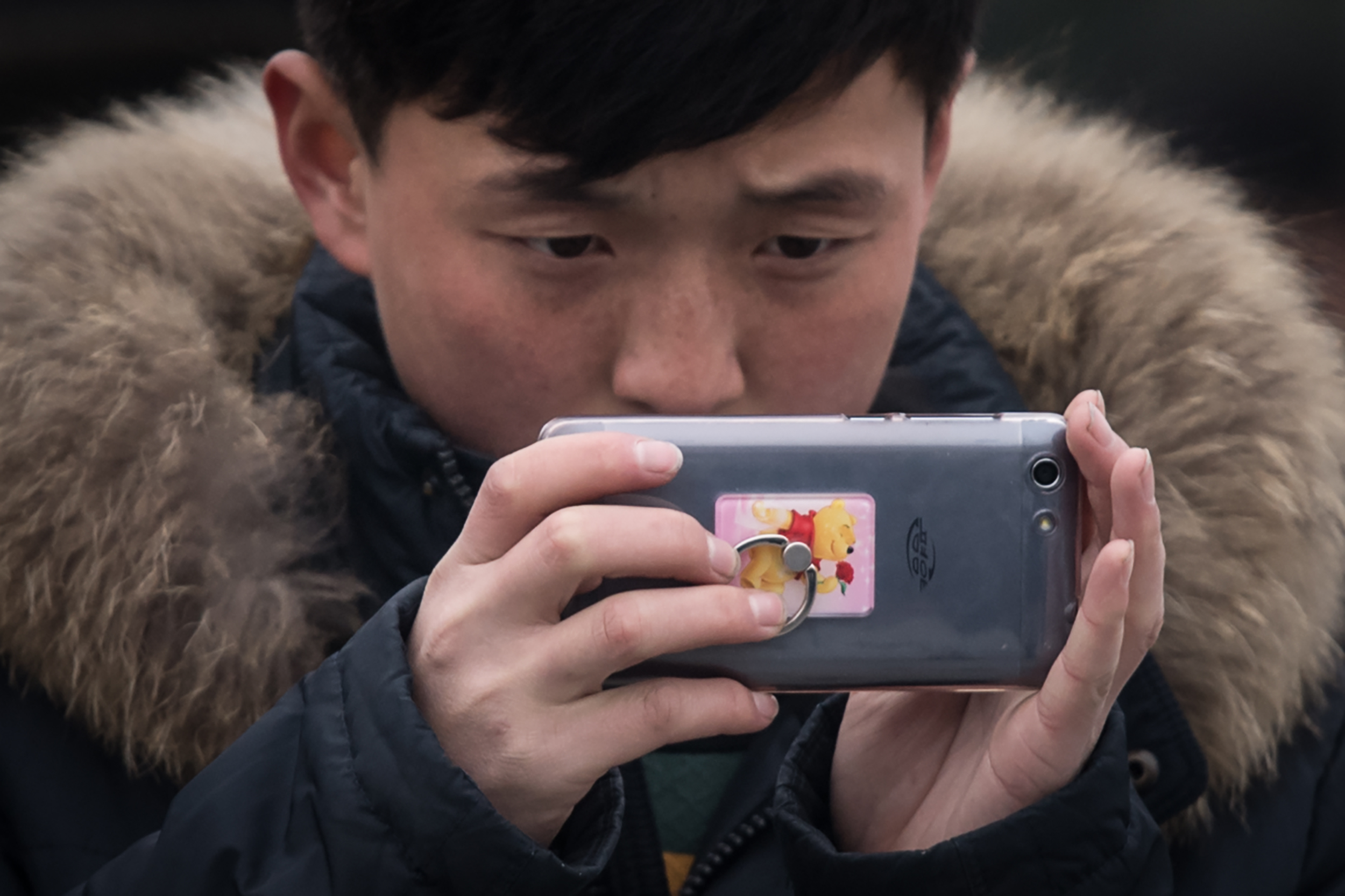 شعب كوريا الشمالية يتمرد على السلطات بالهواتف الذكية 