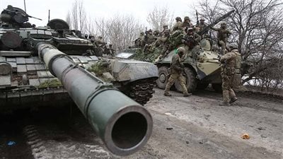 أوكرانيا: روسيا تسعى لمحاصرة قواتنا لتؤمن ممرًّا إلى القرم