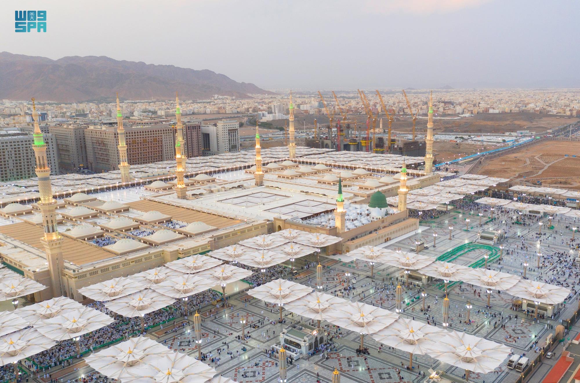 لقطات جوية تظهر جماليات المسجد النبوي