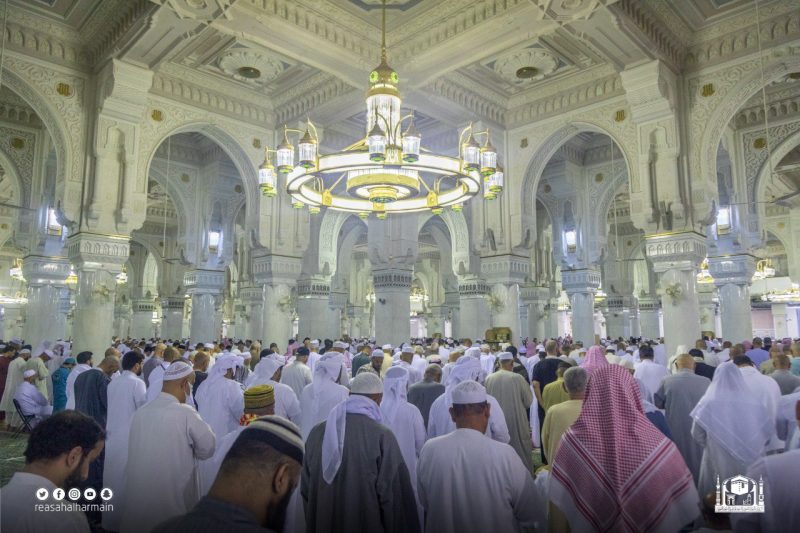 لقطات لـ صلاة تراويح ليلة 17 رمضان في المسجد الحرام - المواطن