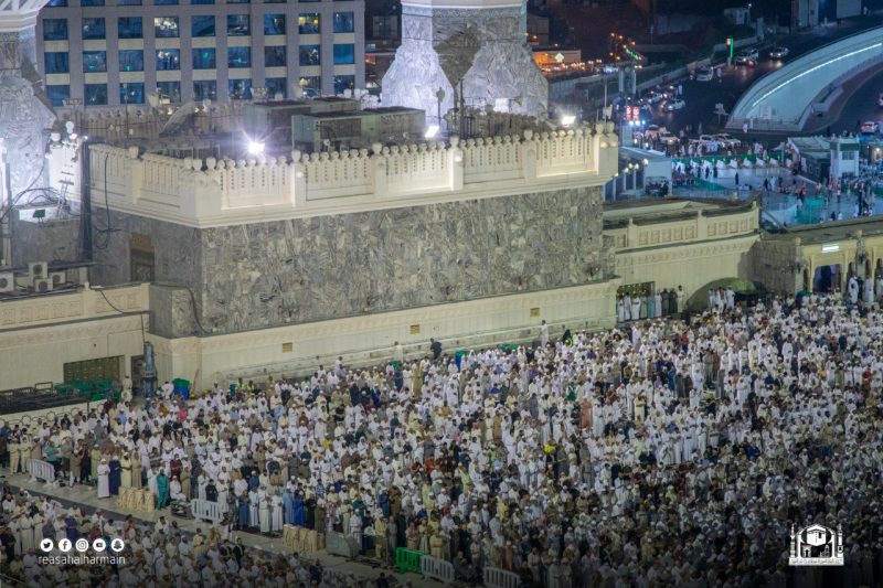 لقطات لـ صلاة تراويح ليلة 17 رمضان في المسجد الحرام - المواطن