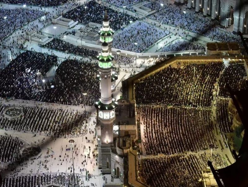 لقطات مهيبة لآلاف الأشخاص في المسجد الحرام ليلة 27 رمضان