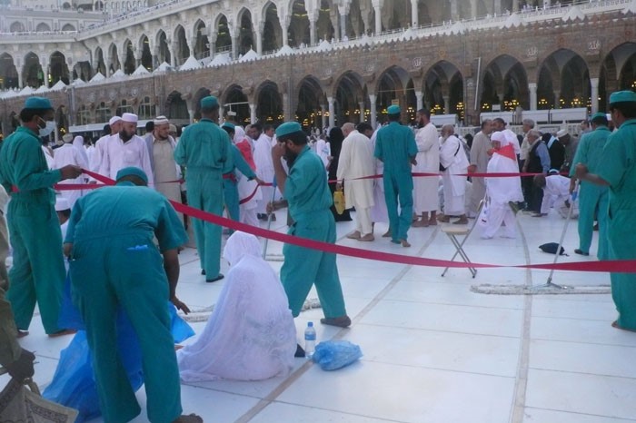 خلال 20 يومًا.. رفع 3 آلاف طن نفايات من المسجد الحرام