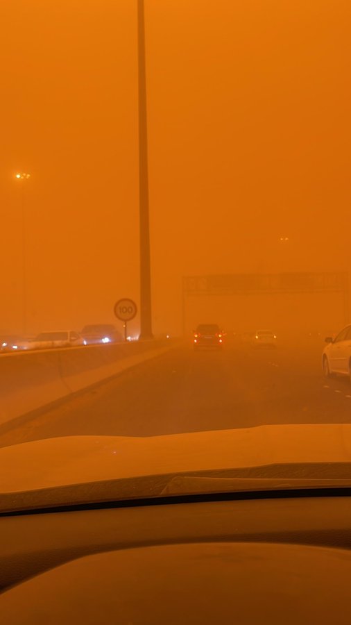 مشاهد من تعطل الحياة اليومية بسبب غبار الكويت