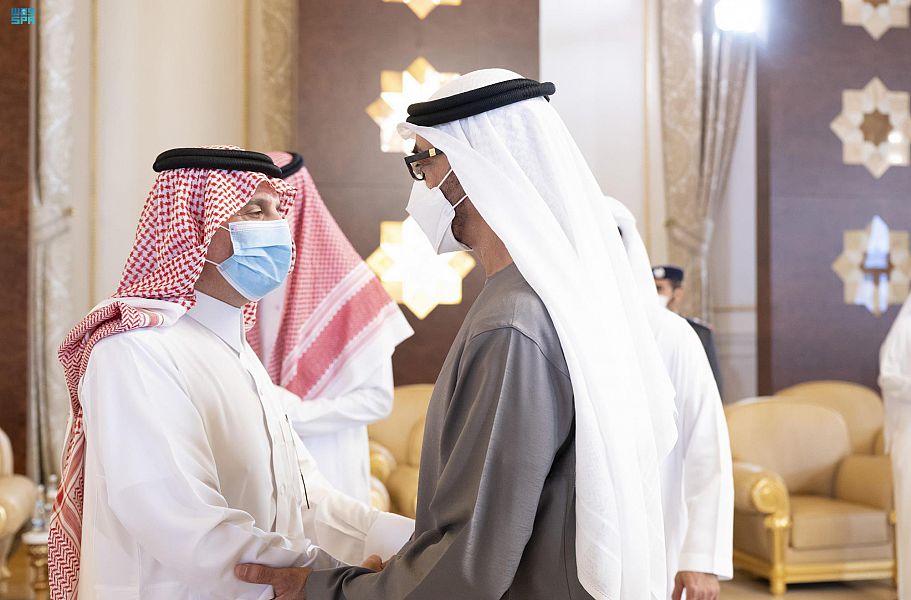 رئيس الإمارات يستقبل عددًا من الأمراء لتقديم التعازي في الشيخ خليفة